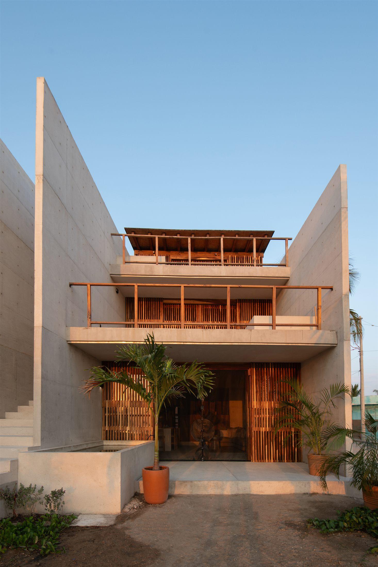 Fachada de Paxífico al atardecer